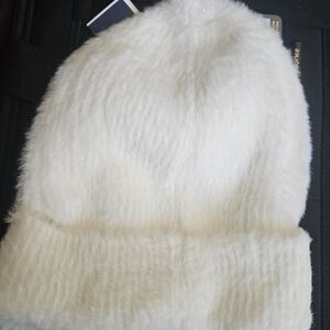 Apana Soft White Faux Fur Hat